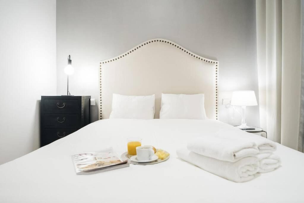Apartamentos Plaza De Pedro Zerolo III Madrid Exterior foto